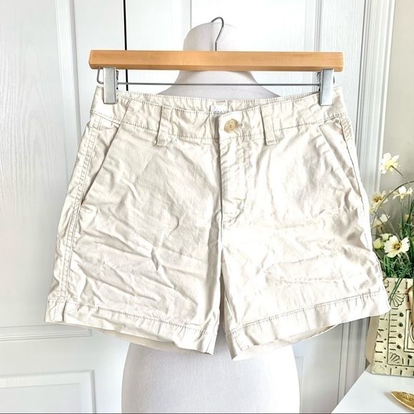 Gap 00 Bermuda Khaki Shorts - Picture 1 of 11